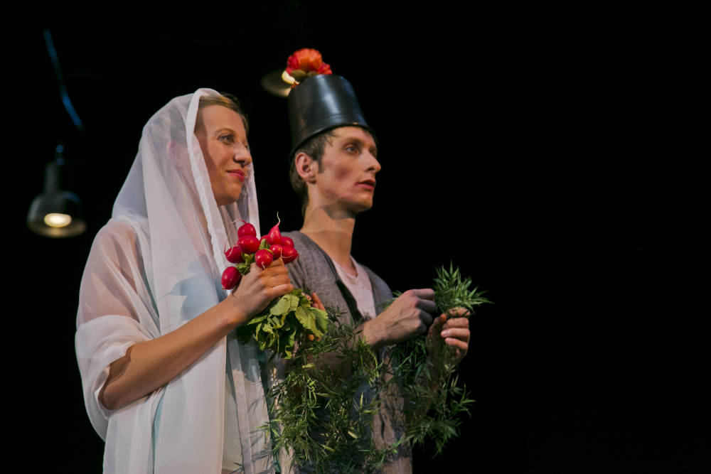 Romeo und Julia - Katrin Plötner - Theater Regensburg - Bild