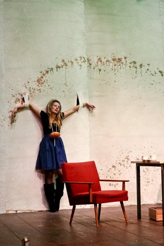 Angriffe auf Anne - Katrin Plötner - Theater im Kunst Quartier - Universitaet Mozarteum Salzburg - Foto